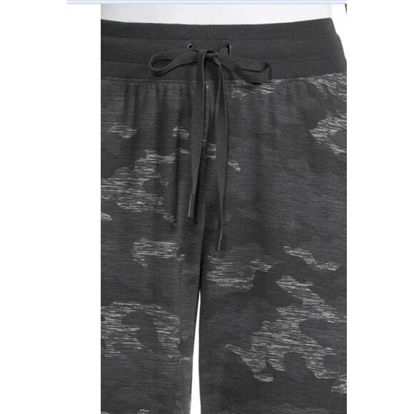Athletic Works Black Gray Camo Women's Soft Jogger SweatPants XL NEW - Picture 2 of 4